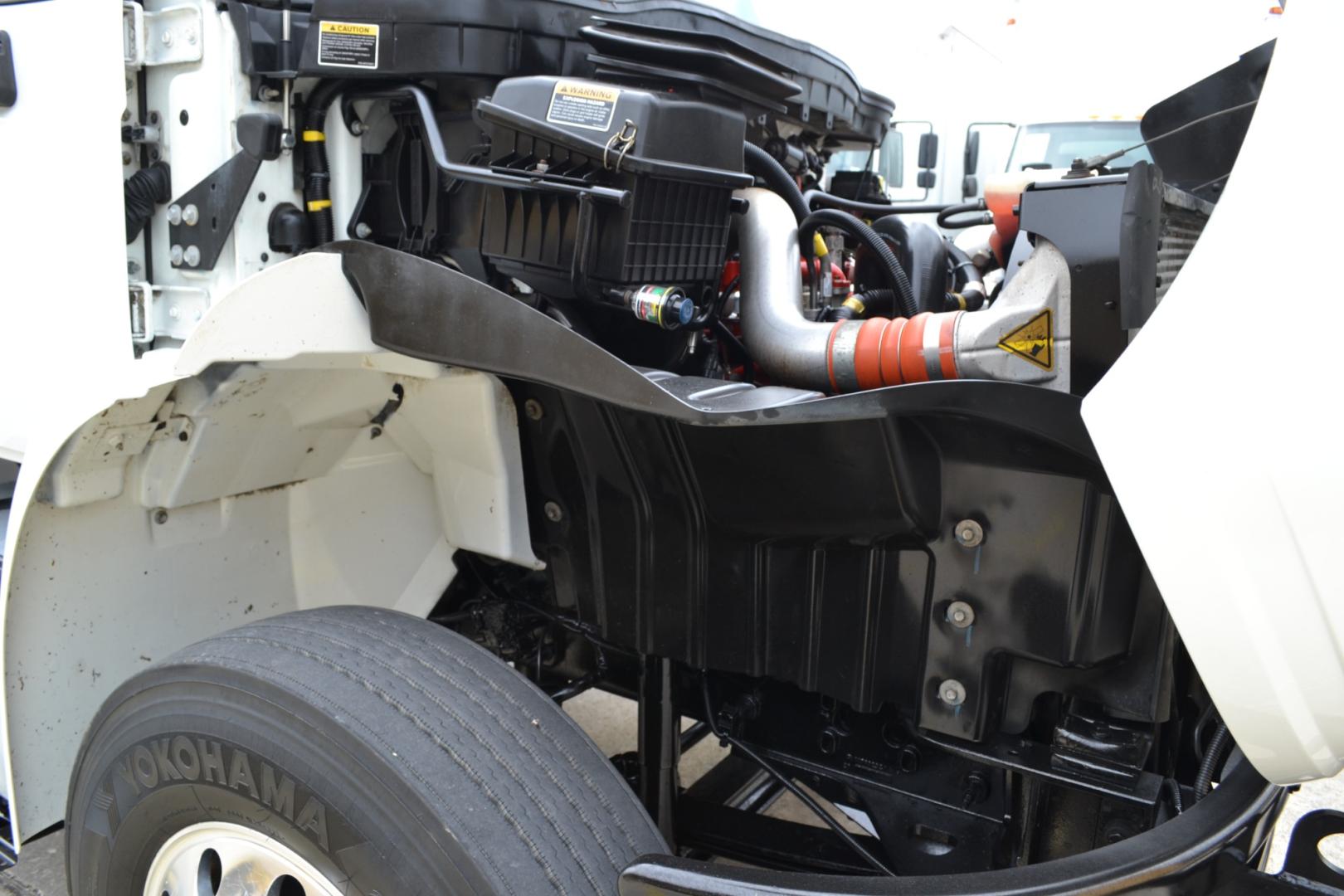 2018 WHITE /GRAY INTERNATIONAL 4400 with an CUMMINS L9 8.9L 300HP engine, ALLISON 3000HS AUTOMATIC transmission, located at 9172 North Fwy, Houston, TX, 77037, (713) 910-6868, 29.887470, -95.411903 - 33,000LB GVWR CDL REQUIRED, 28FT BOX, 13FT CLEARANCE, HEIGHT 103" X WIDTH 102", 3,500LB ALUMINUM LIFT GATE, E TRACKS, ALUMINUM WHEELS, DUAL 40 GALLON FUEL TANKS , COLD A/C - Photo#15